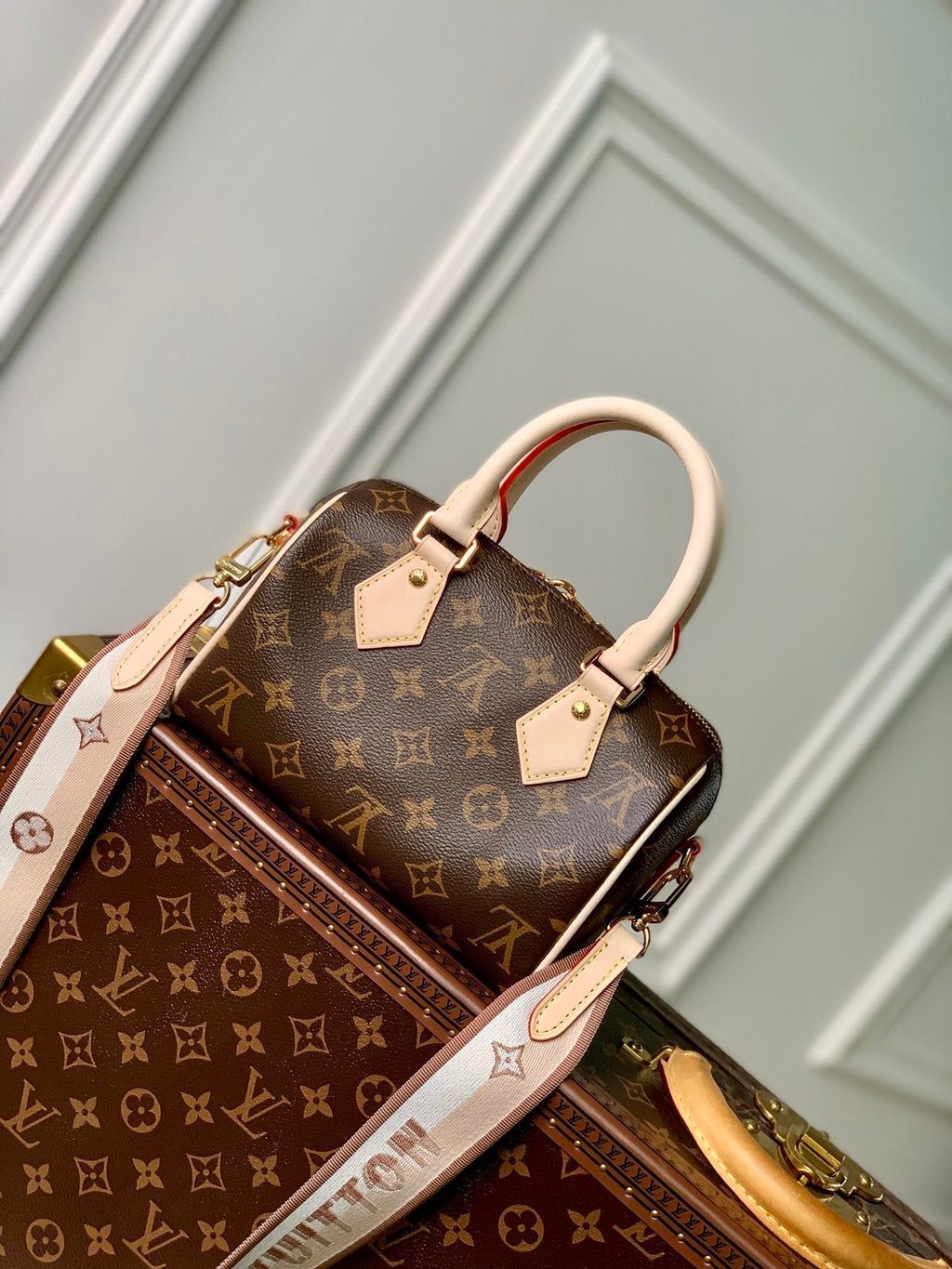 Serenityll™ 100060 Luxury Bag - 20.5 x 13.5 x 12.0 cm