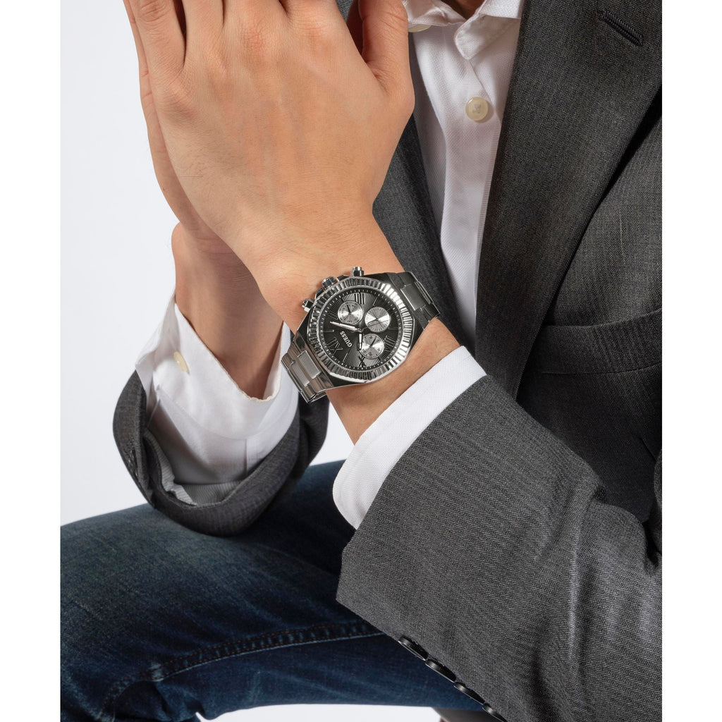Guess Mens Silver Tone Multi-function Watch GW0703G1