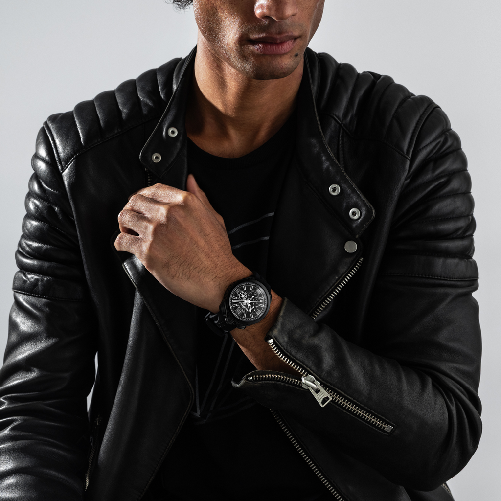 DEEP BLACK