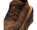 Nike Vomero Premium W "Flat Stout"