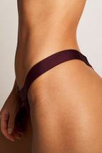 Sieve Thong in Garnet