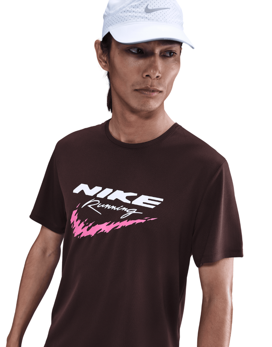 Men's Dri-FIT UV Running Miler Top :Burgundy Crush