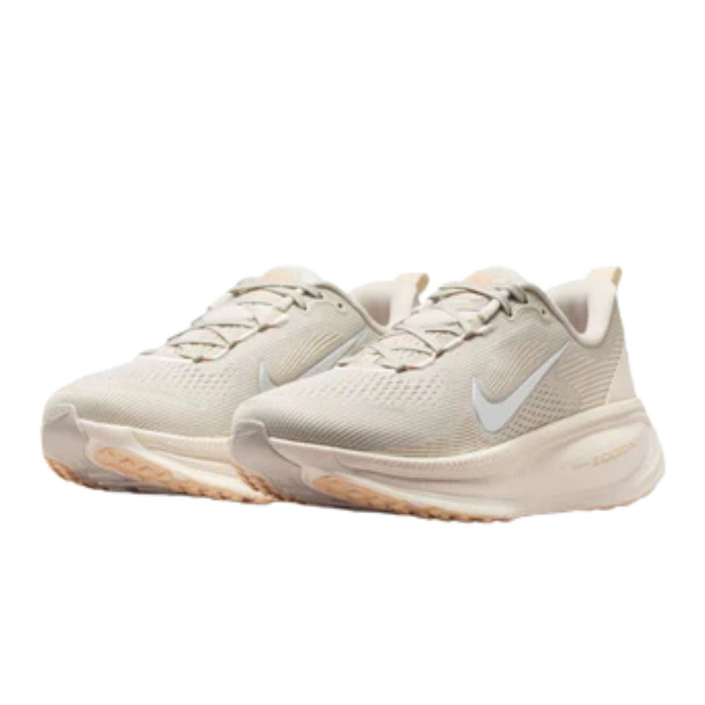 Vomero 18 Women's :Light Bone | Metallic Silver