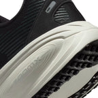 Vomero 18 Wide Men's :Black | Coconut Milk