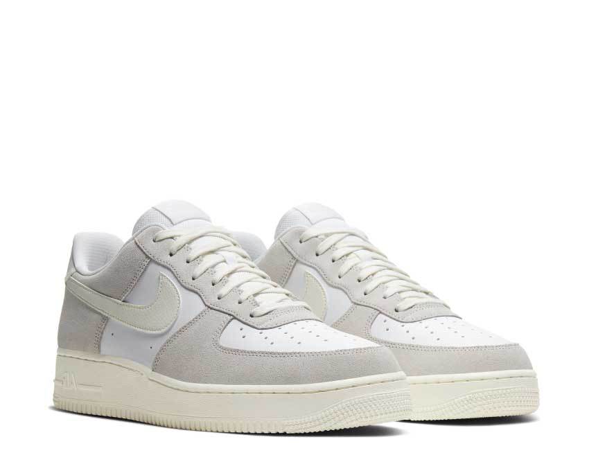 Nike Air Force 1 LV8 Platinum Tint